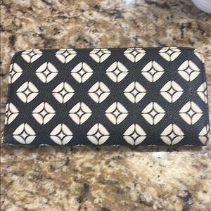 Fossil Black and Cream Patterned Zip Around Wallet Wrislet